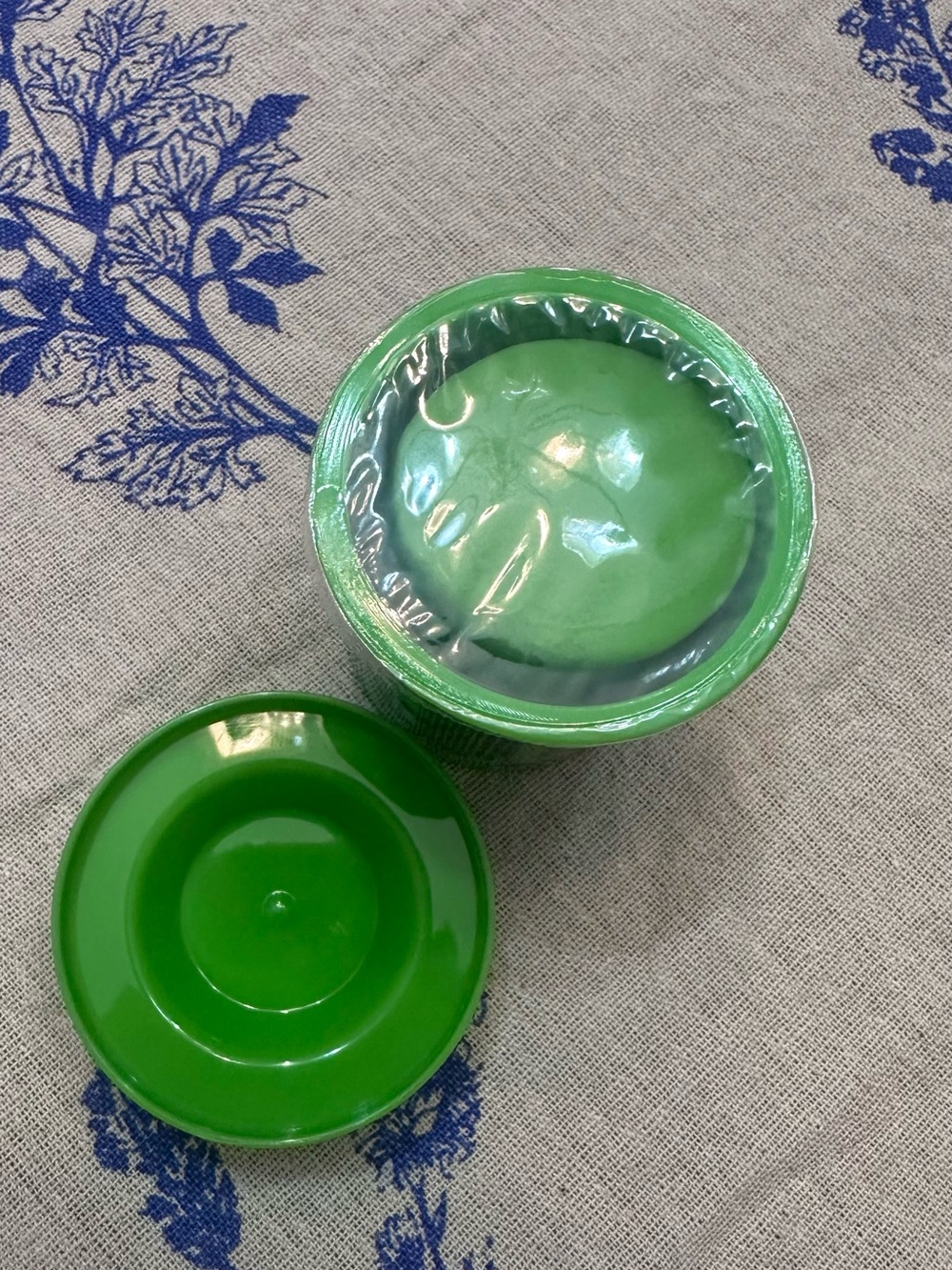 Crayola PlayDough - Granny Smith Apple Green - Picture 2 of 2